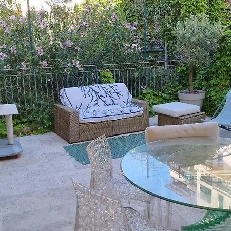 Terrasse Bergerie アパート